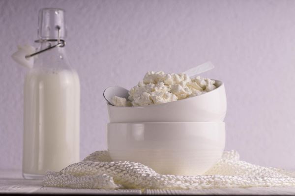 Рисков сокращения ассортимента молочной продукции на рынке РФ нет — Минсельхоз