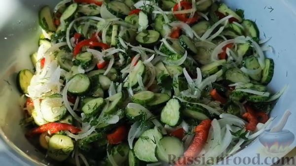 Летний овощной салат на зиму